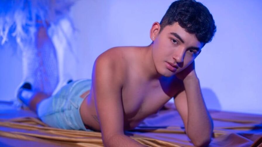 LoganBlazes Nude