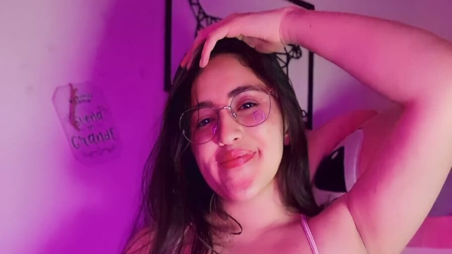 LoraVele Nude