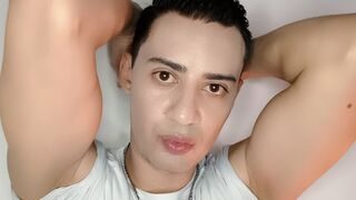 Free Nude LucianoTorres