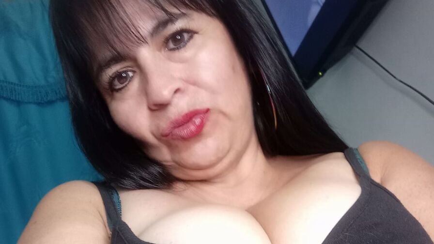 LucyArdiente Nude