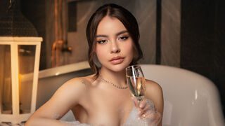 Free Nude MiaDeliz