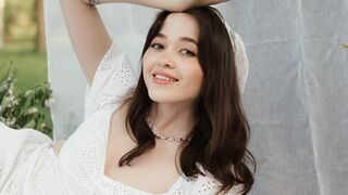 Free Nude MiaQuince