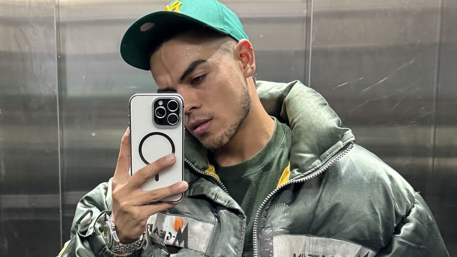 MikeeScooth Nude