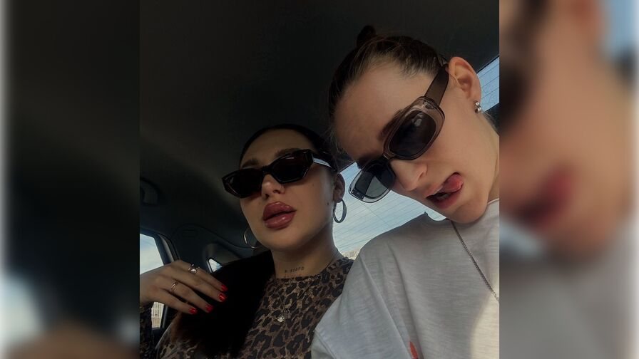 MilaAndKitty Nude