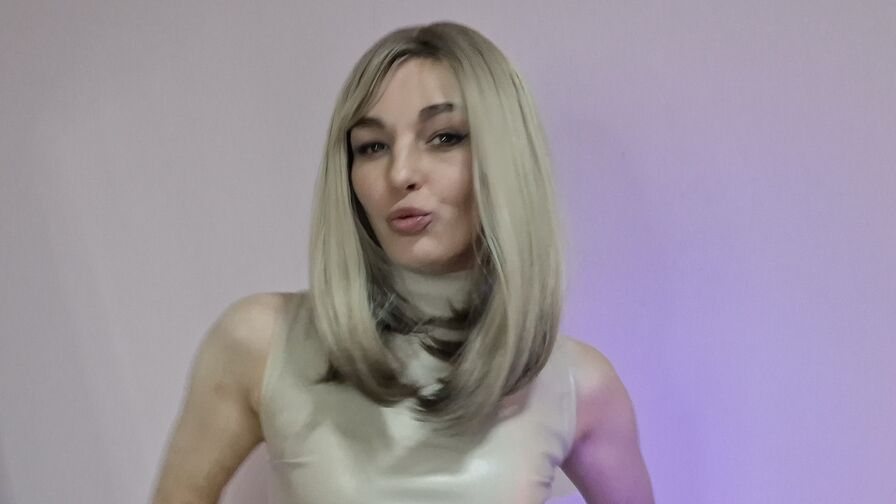 NaomiChris Nude