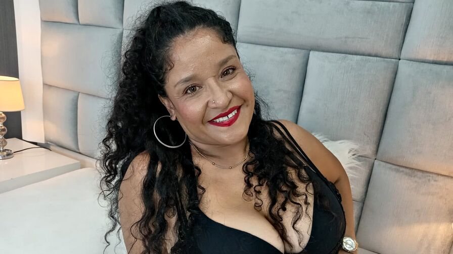 RaquelMoreti Nude