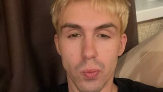 Free Nude RobertSnow