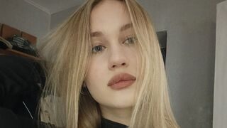 Free Nude SadieTandon