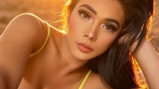 Free Nude SanyaSmith
