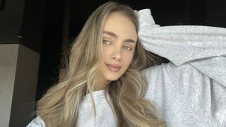 Free Nude SaraLinton