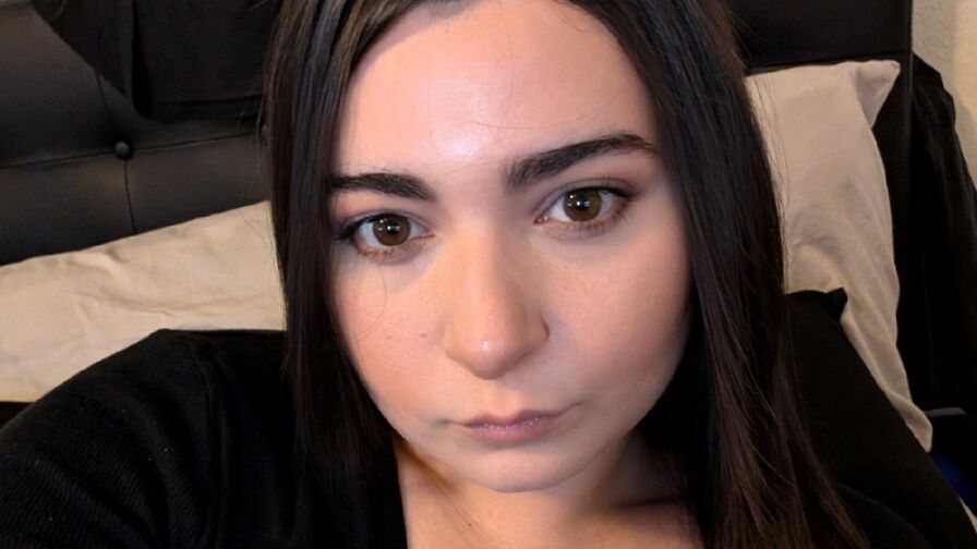 SashaMaroon Nude