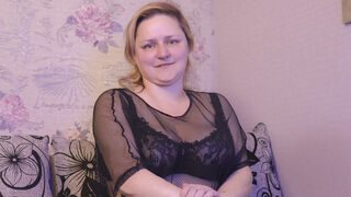 Free Nude ScarlettHines