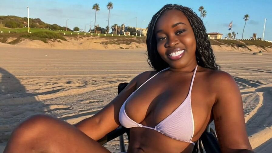 SophieAma Nude