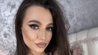 Free Nude StephanyMendosa