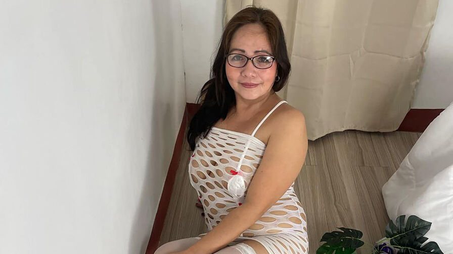 TinnaTao Nude