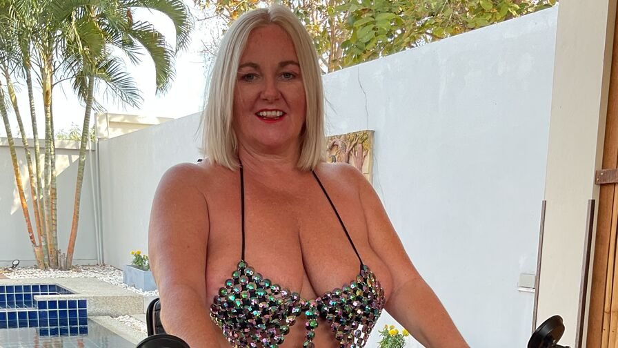 TrishLabone Nude