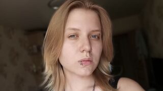Free Nude VikiCharm