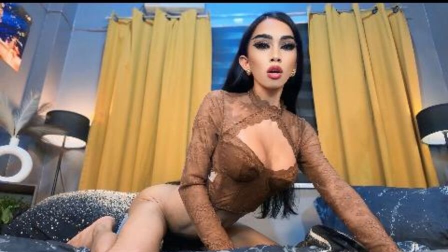 XyraOxford Nude
